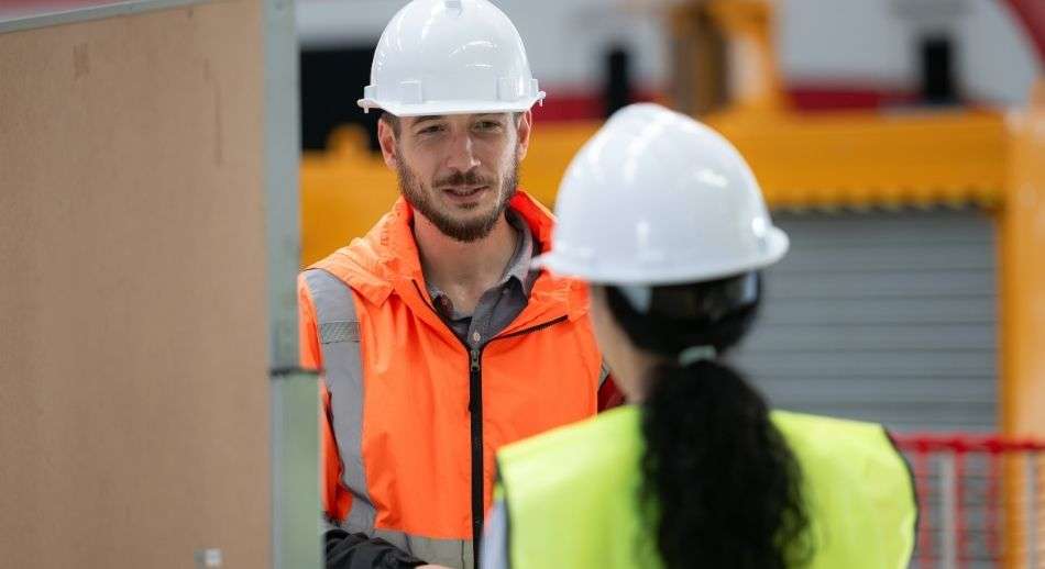 Arbeider som erstatter farlige kjemikalier